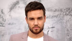  My friend and I called the police when we saw him climbing onto the balcony but it was too late. Before jumping down, Liam Payne was holding something in his mouth and smiling while saying… See more